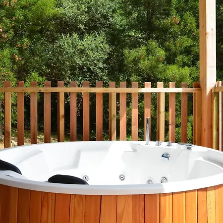 Cabanas Compostela - Cabana Pedroso Con Banera De Hidromasaje Santiago de Compostela Zewnętrze zdjęcie