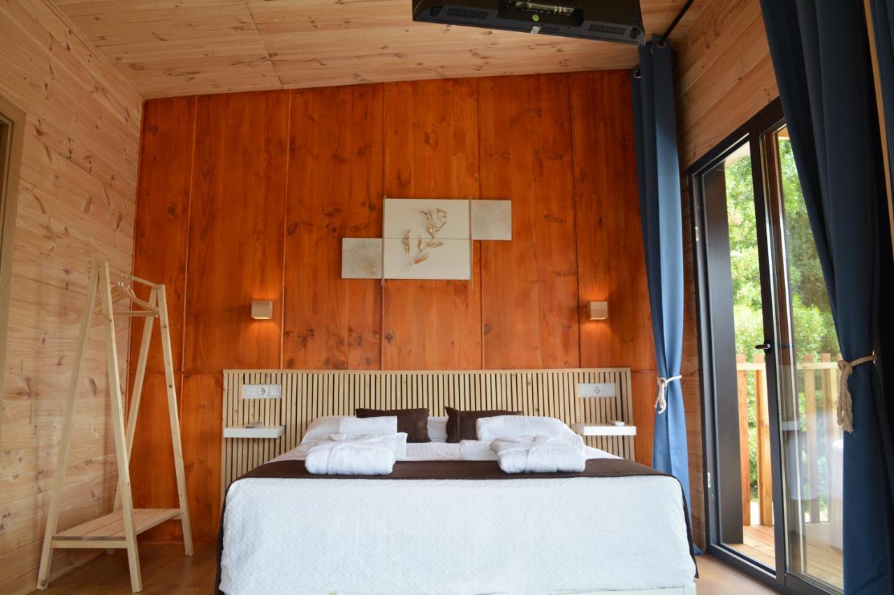 Campingplatz Compostela - Pedroso Con Banera De Hidromasaje